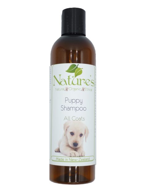NZ made puppy dog shampoo, gentle & pH balanced for sensitive skin. Infused with aloe, oat, chamomile & horsetail for soft, clean, healthy coats.