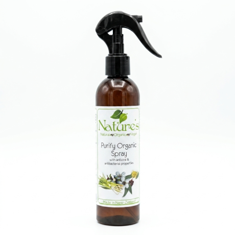 Purify Room Spray, to aid protection from airborne bacteria and viruses and support the body’s immunity.